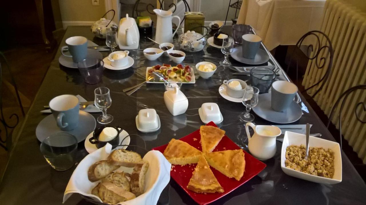 Chambres Et Table L' Echappee Bouvesse-Quirieu Екстериор снимка